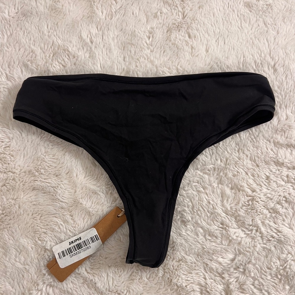 Skims Fits Everybody Thong Onyx Black PN-THG-9349 Medium NEW Loungewear Seamless